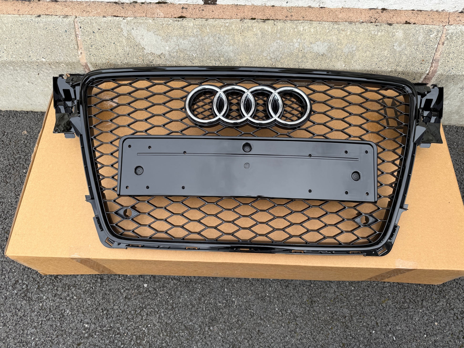 RS Style (Honeycomb) Grille Audi A3/S3 All Generations (2008-2020)